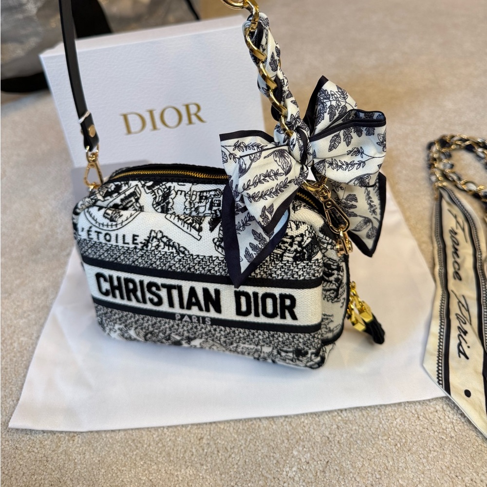 Christian Dior Plan de Paris Crossbody Bag - Picture 8 of 14
